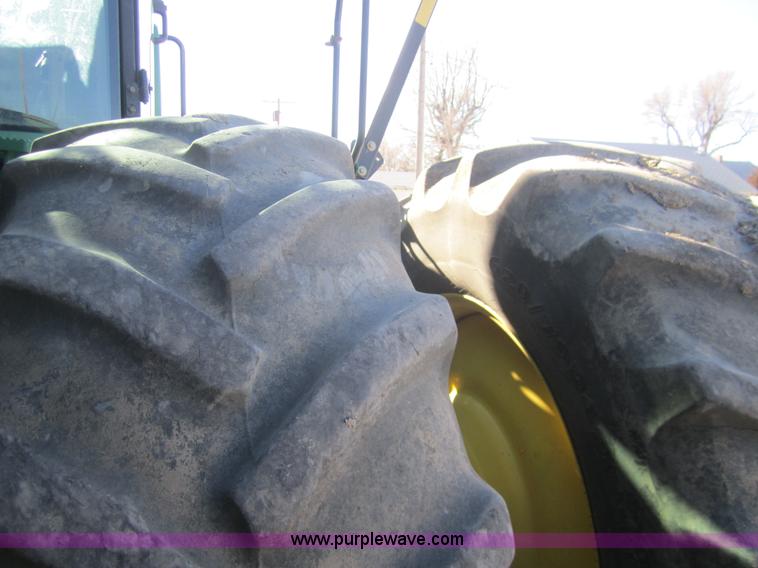 image for item B5613 2002 John Deere 9320 4WD tractor