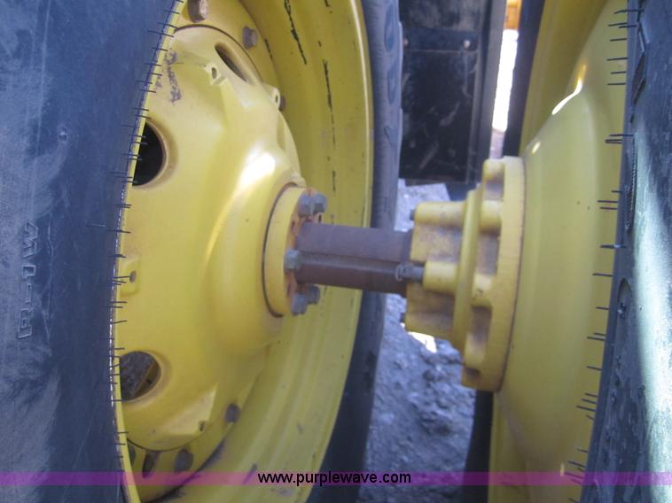 image for item B5613 2002 John Deere 9320 4WD tractor