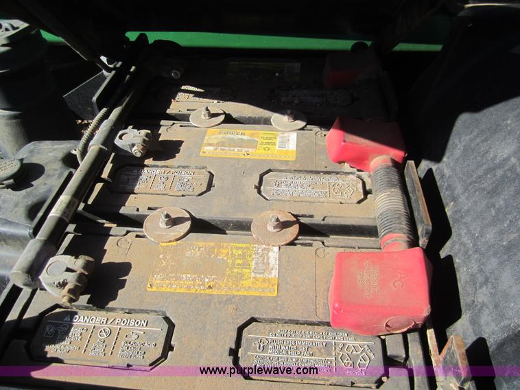 image for item B5613 2002 John Deere 9320 4WD tractor