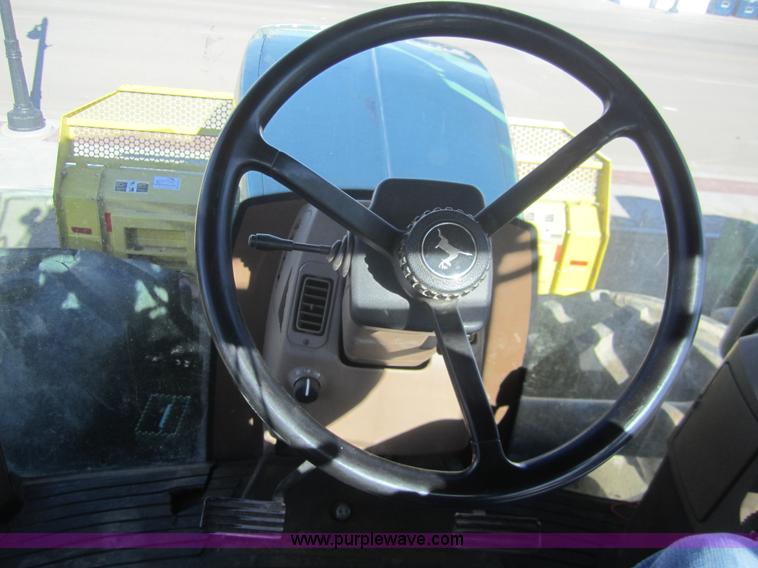 image for item B5614 2001 John Deere 9400 4WD tractor