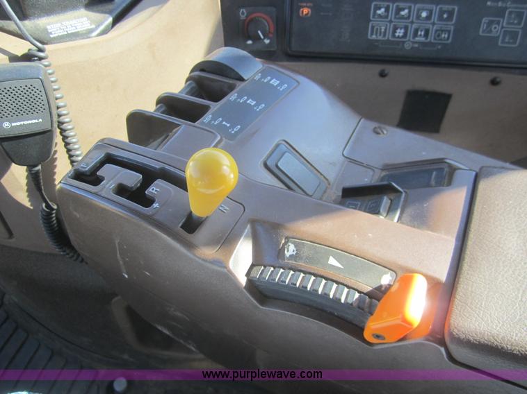 image for item B5614 2001 John Deere 9400 4WD tractor