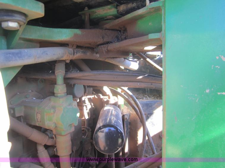 image for item B5614 2001 John Deere 9400 4WD tractor