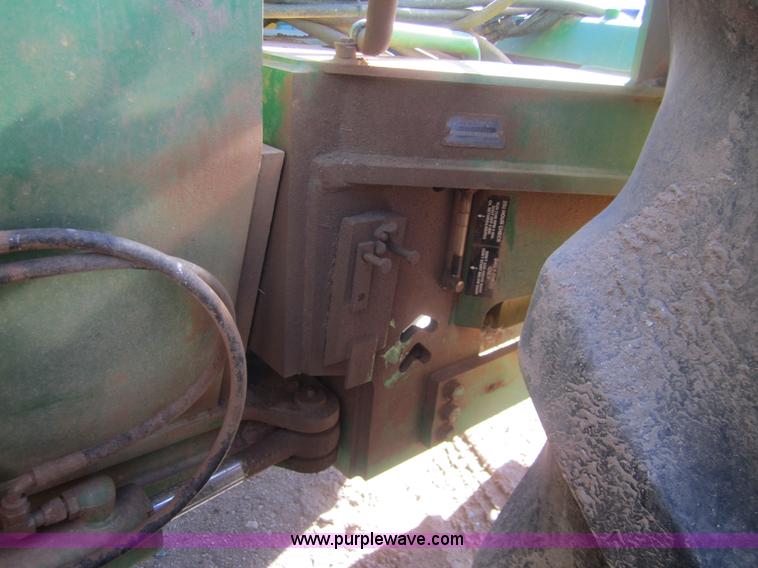 image for item B5614 2001 John Deere 9400 4WD tractor