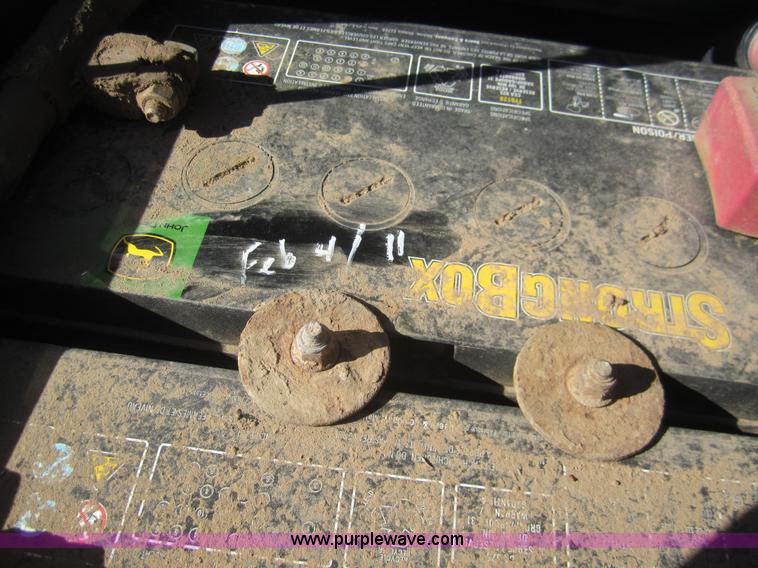 image for item B5614 2001 John Deere 9400 4WD tractor