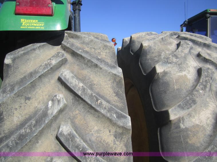 image for item B5614 2001 John Deere 9400 4WD tractor