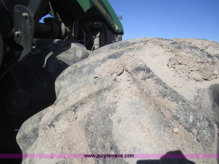 image for item B5614 2001 John Deere 9400 4WD tractor