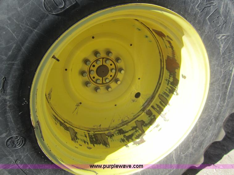 image for item B5614 2001 John Deere 9400 4WD tractor