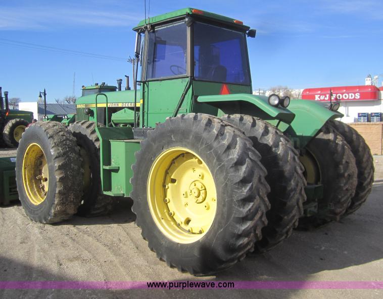 image for item B5615 1982 John Deere 8650 4WD tractor