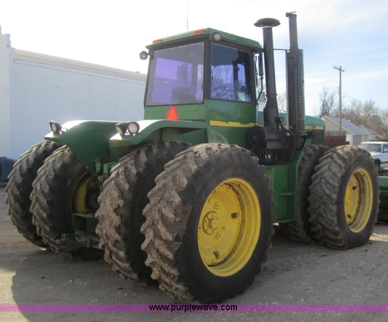 image for item B5615 1982 John Deere 8650 4WD tractor