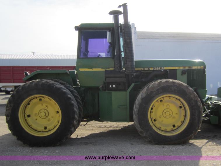 image for item B5615 1982 John Deere 8650 4WD tractor