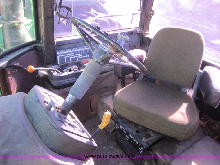 image for item B5615 1982 John Deere 8650 4WD tractor