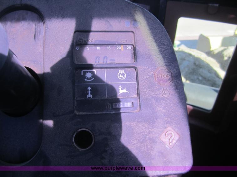 image for item B5615 1982 John Deere 8650 4WD tractor