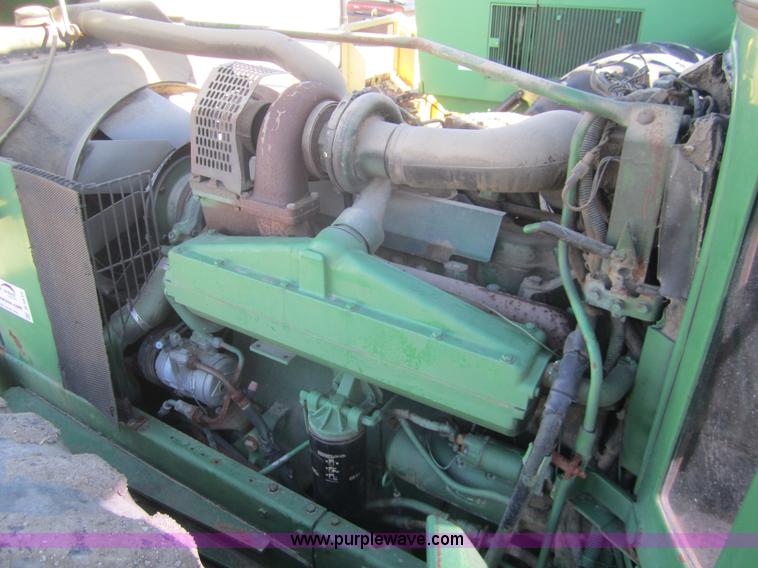 image for item B5615 1982 John Deere 8650 4WD tractor