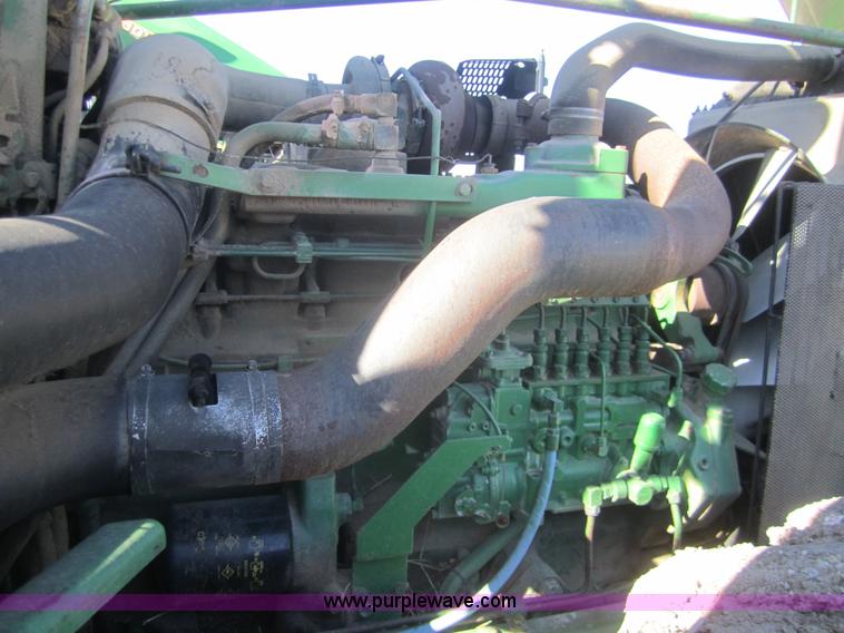 image for item B5615 1982 John Deere 8650 4WD tractor