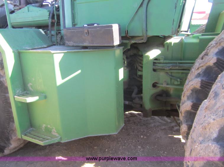 image for item B5615 1982 John Deere 8650 4WD tractor