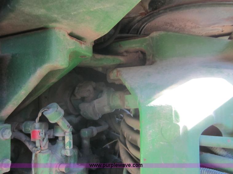 image for item B5615 1982 John Deere 8650 4WD tractor