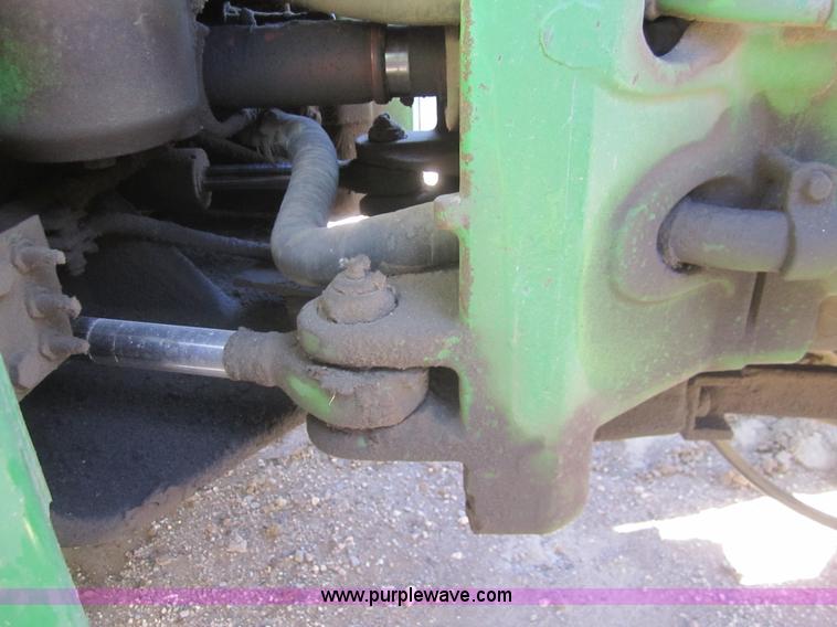 image for item B5615 1982 John Deere 8650 4WD tractor