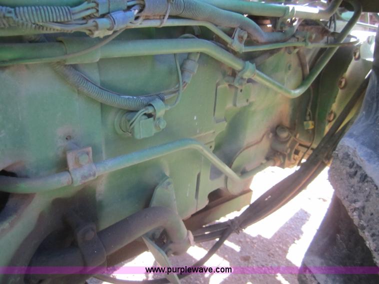 image for item B5615 1982 John Deere 8650 4WD tractor