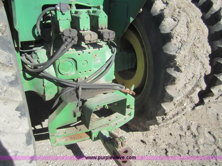 image for item B5615 1982 John Deere 8650 4WD tractor