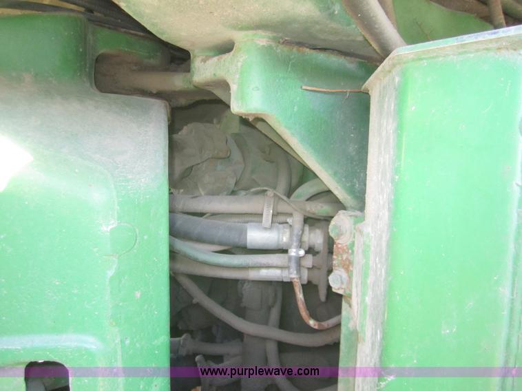 image for item B5615 1982 John Deere 8650 4WD tractor