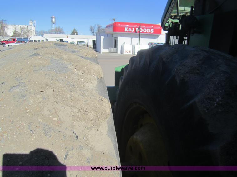 image for item B5615 1982 John Deere 8650 4WD tractor