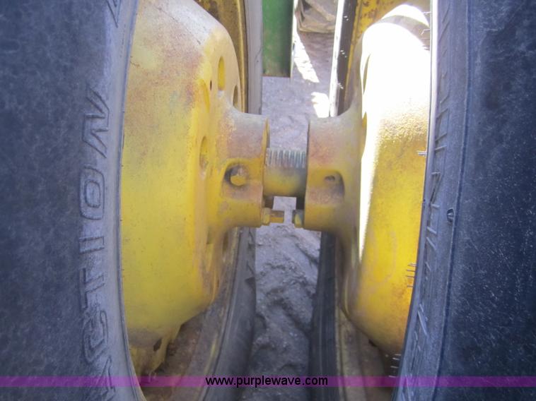 image for item B5615 1982 John Deere 8650 4WD tractor