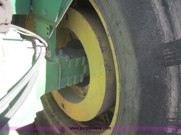 image for item B5615 1982 John Deere 8650 4WD tractor