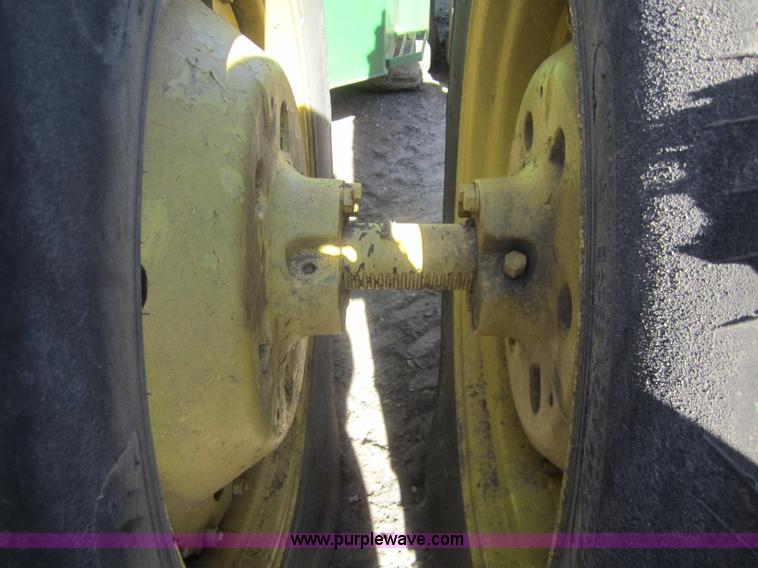 image for item B5615 1982 John Deere 8650 4WD tractor