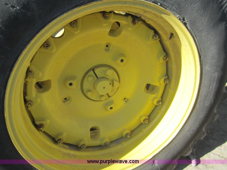 image for item B5615 1982 John Deere 8650 4WD tractor