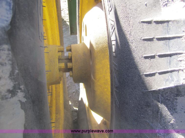 image for item B5615 1982 John Deere 8650 4WD tractor