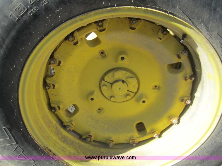 image for item B5615 1982 John Deere 8650 4WD tractor