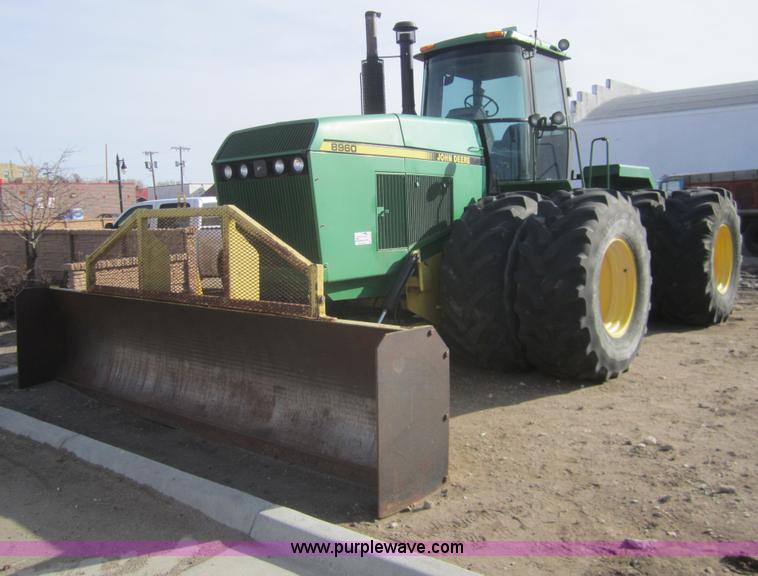 image for item B5616 1990 John Deere 8960 4WD tractor
