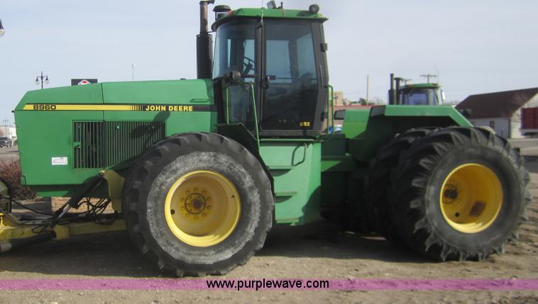 image for item B5616 1990 John Deere 8960 4WD tractor