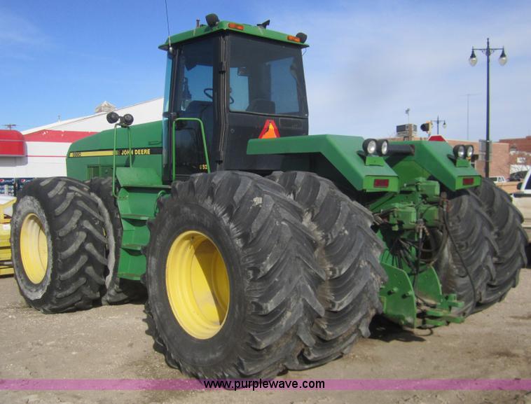 image for item B5616 1990 John Deere 8960 4WD tractor