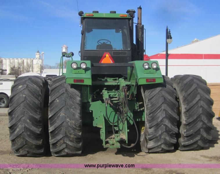 image for item B5616 1990 John Deere 8960 4WD tractor