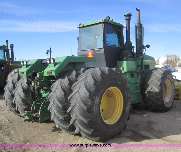 image for item B5616 1990 John Deere 8960 4WD tractor