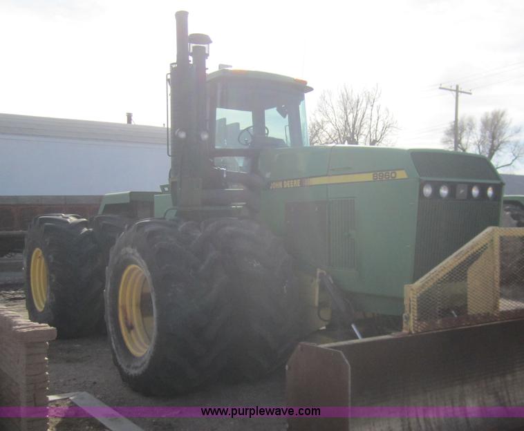 image for item B5616 1990 John Deere 8960 4WD tractor