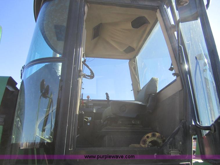 image for item B5616 1990 John Deere 8960 4WD tractor