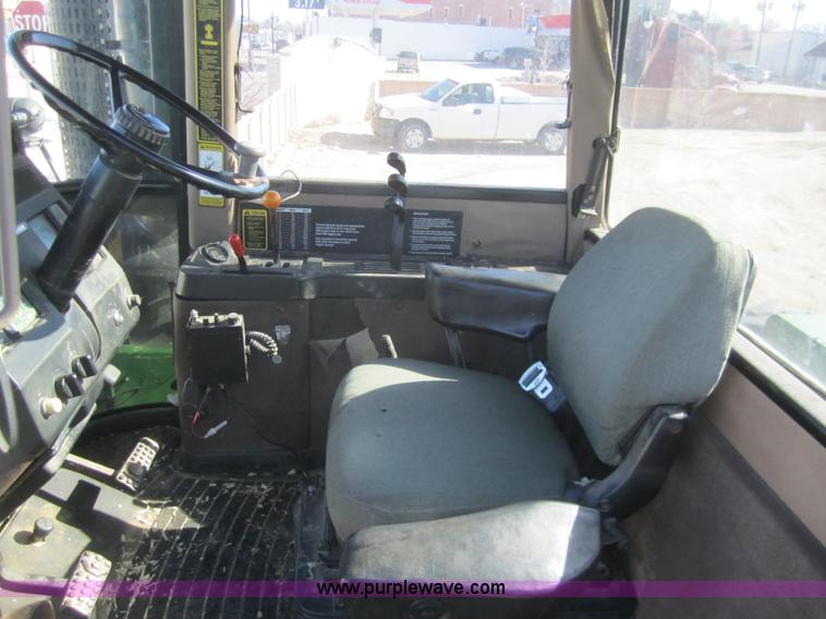 image for item B5616 1990 John Deere 8960 4WD tractor