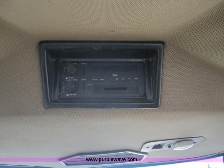 image for item B5616 1990 John Deere 8960 4WD tractor