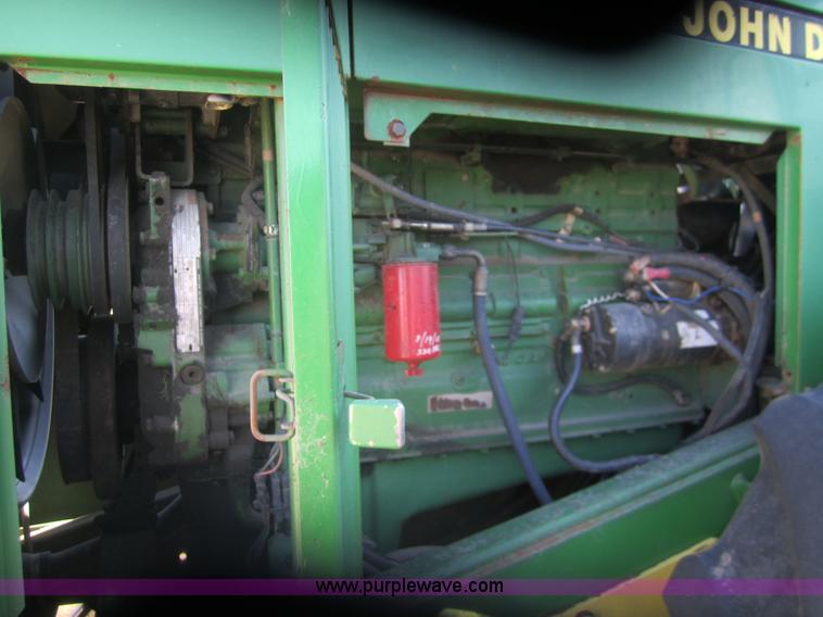 image for item B5616 1990 John Deere 8960 4WD tractor