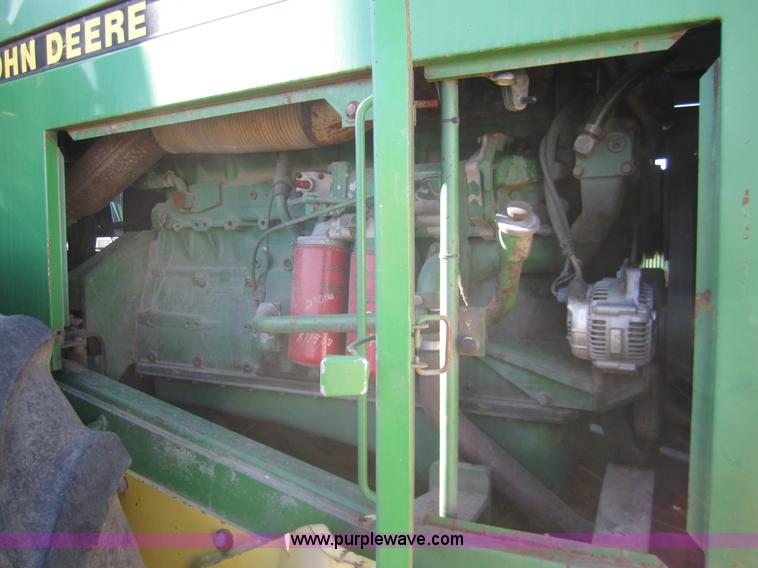 image for item B5616 1990 John Deere 8960 4WD tractor