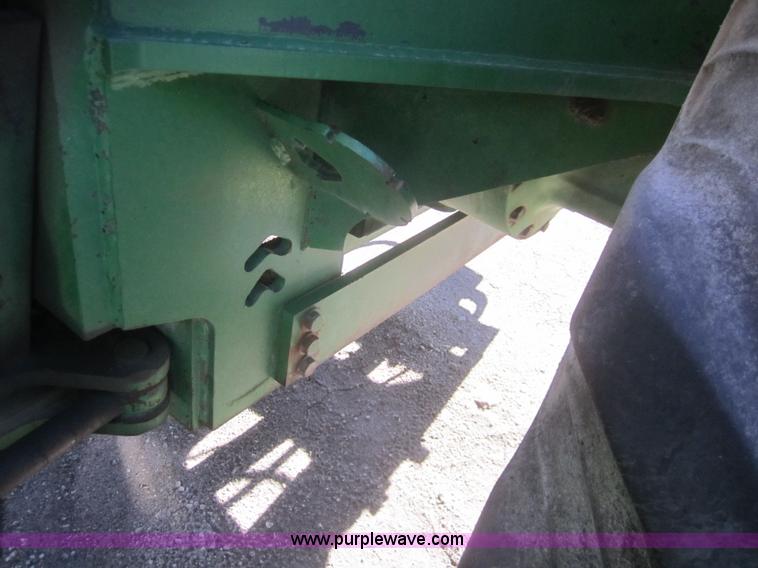 image for item B5616 1990 John Deere 8960 4WD tractor