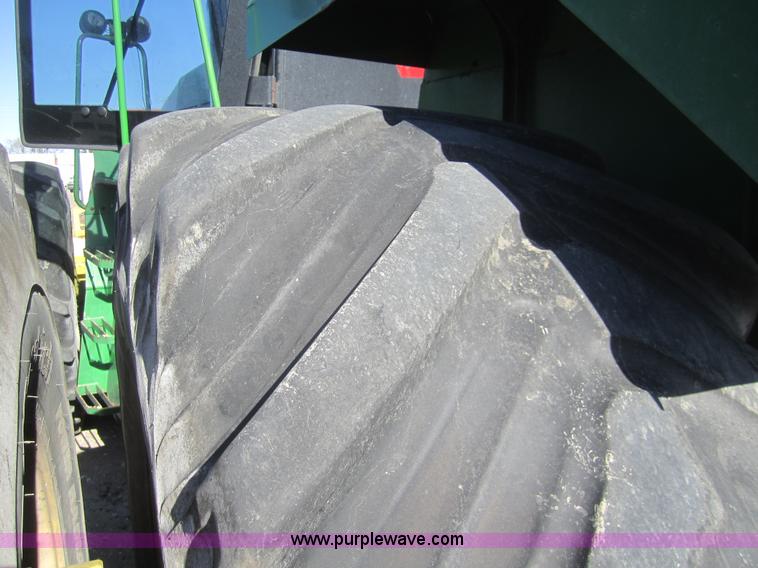 image for item B5616 1990 John Deere 8960 4WD tractor