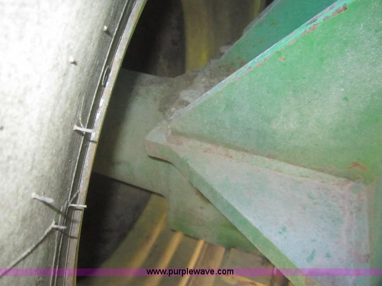 image for item B5616 1990 John Deere 8960 4WD tractor