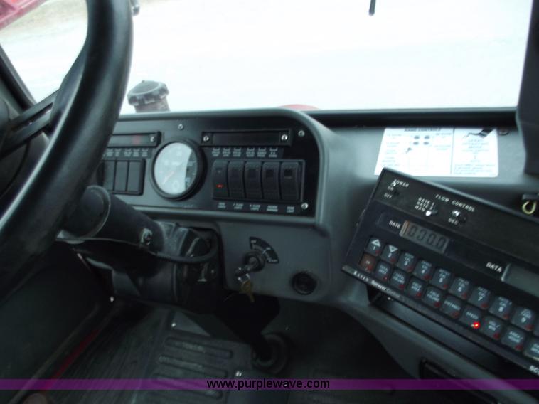 image for item B6154 2000 Case IH SPX3185 sprayer