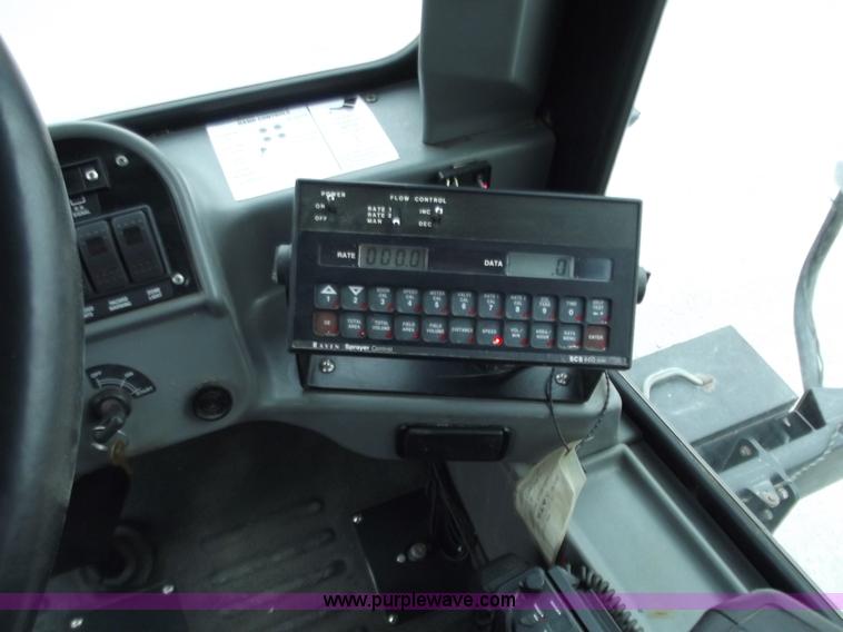 image for item B6154 2000 Case IH SPX3185 sprayer