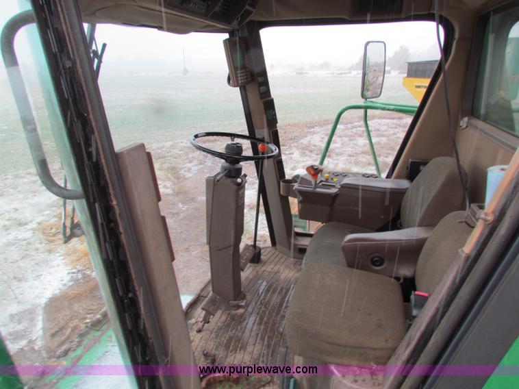 image for item B7093 1999 John Deere CTS II Maximizer combine