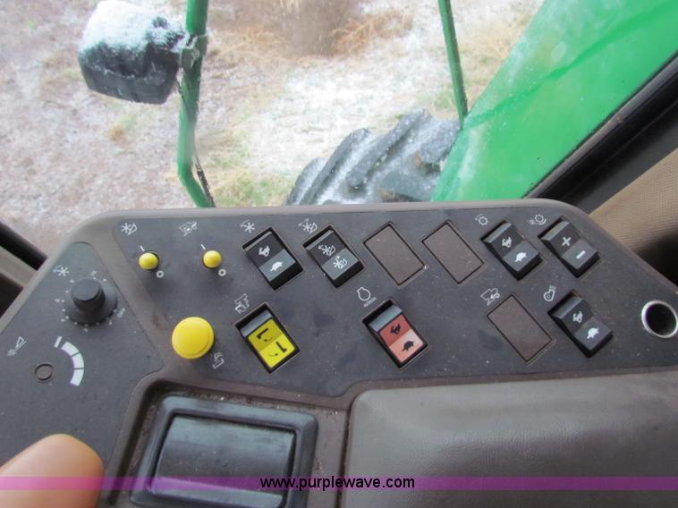 image for item B7093 1999 John Deere CTS II Maximizer combine