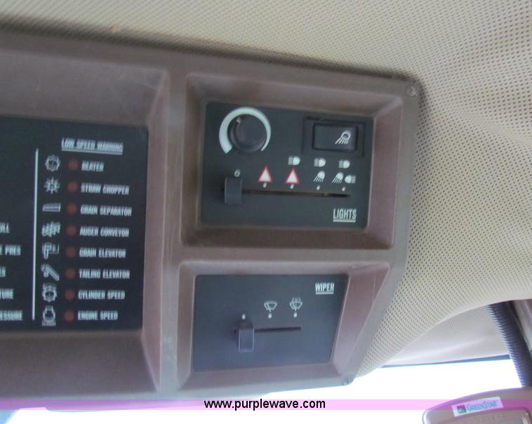 image for item B7093 1999 John Deere CTS II Maximizer combine